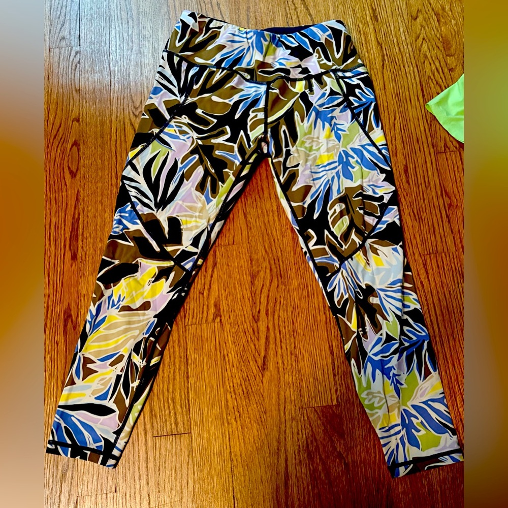 Sweaty Betty Power leggings 7/8 length size medium. EUC!